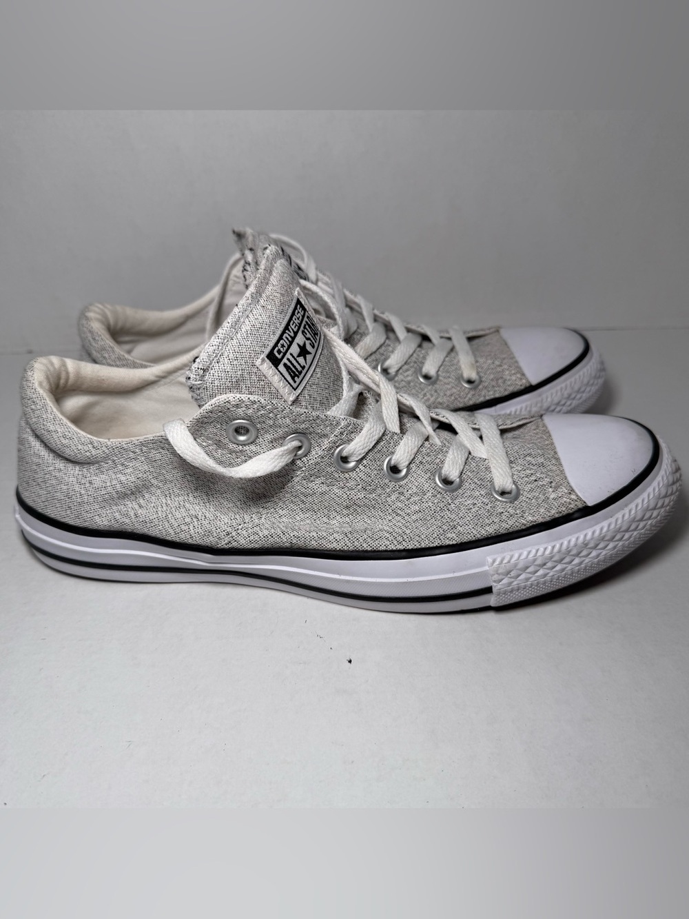 Converse Low Top Women’s Gray Sneakers 10